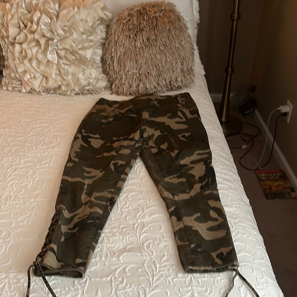 Kendall & Kylie Camouflage cotton pants